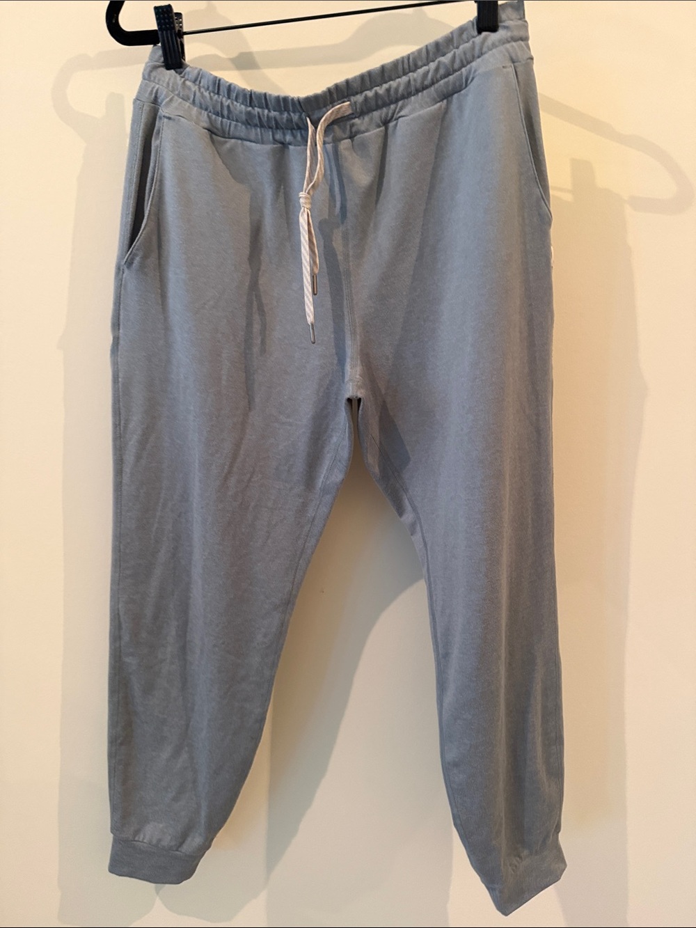 Vuori light blue halo jogger